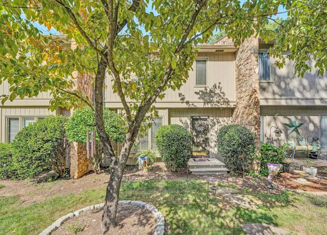 Property at 3516 Stonehenge Sq, Roanoke, VA 24018, 3 beds, 3.5 baths