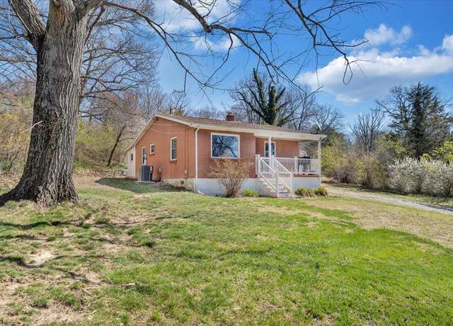 Property at 4385 Daugherty Rd, Salem, VA 24153, 2 beds, 1 bath