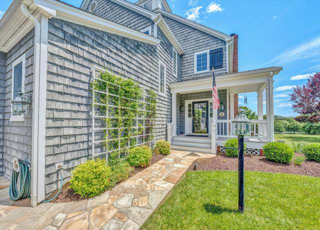 Property at 145 Golfers Crossing Dr, Penhook, VA 24137, 3 beds, 2.5 baths