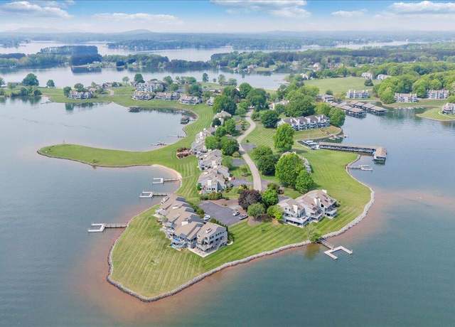 Property at 96 Peninsula Point Dr, Moneta, VA 24121, 4 beds, 3 baths