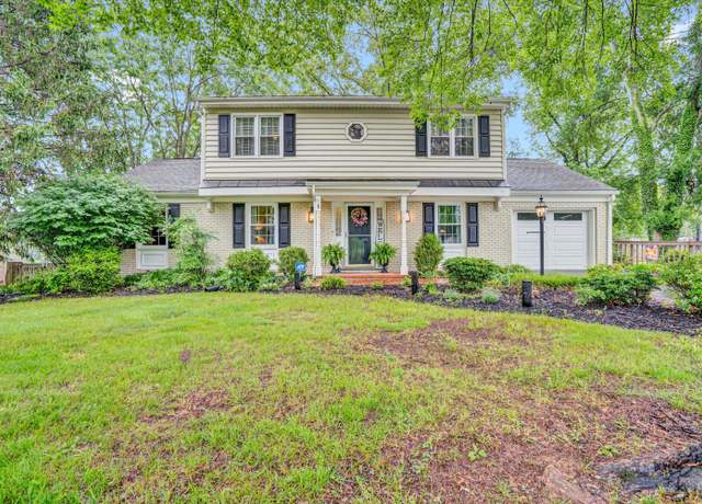 Property at 2440 Charing Cross Dr, Roanoke, VA 24018, 4 beds, 2.5 baths