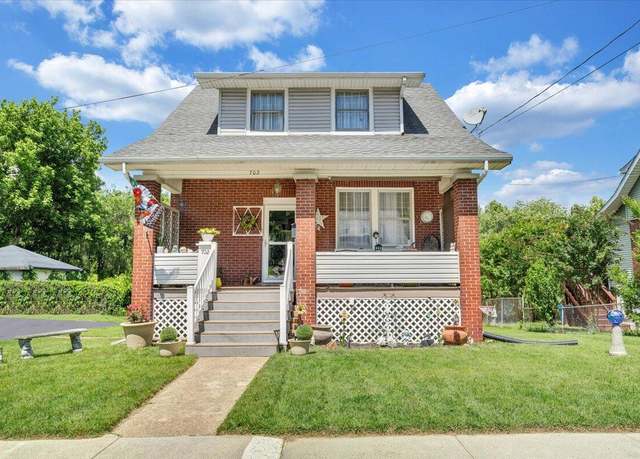 Property at 702 Arbutus Ave SE, Roanoke, VA 24014, 3 beds, 2 baths