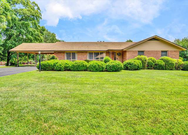 Property at 120 Vantage Rd, Rocky Mount, VA 24151, 5 beds, 3 baths