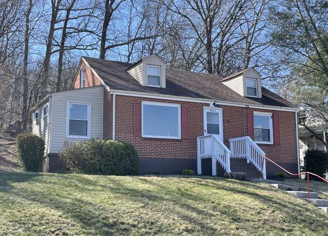 Property at 2822 Sweetbrier Ave SW, Roanoke, VA 24015, 2 beds, 1 bath