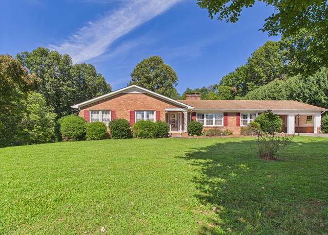 Property at 423 Woodland Dr, Stuart, VA 24171, 3 beds, 3 baths