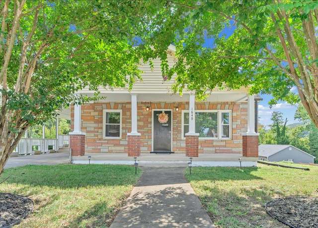 Property at 1649 Padbury Ave SE, Roanoke, VA 24014, 4 beds, 3 baths