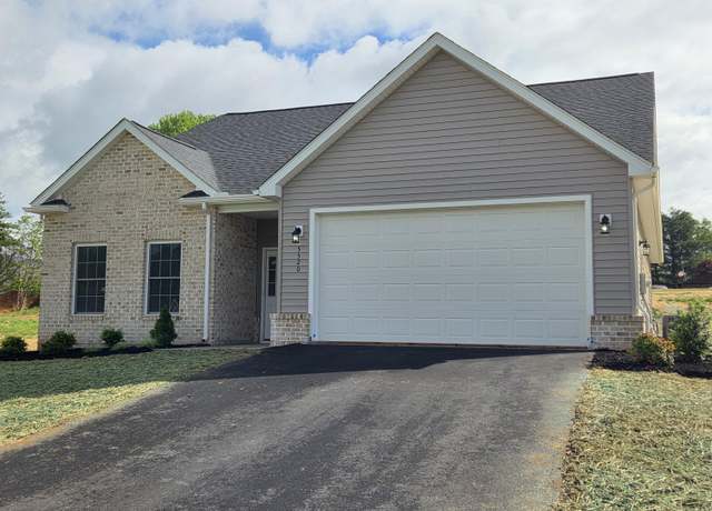 Property at 5520 New Pleasant Way, Salem, VA 24153, 3 beds, 2.5 baths
