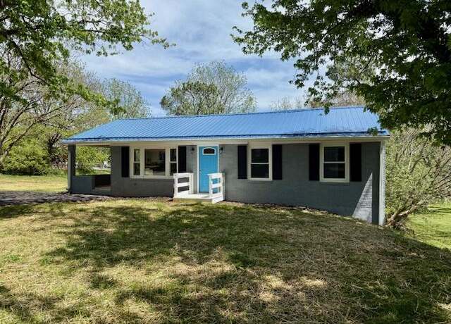 Property at 515 South St, Bedford, VA 24523, 4 beds, 2.5 baths