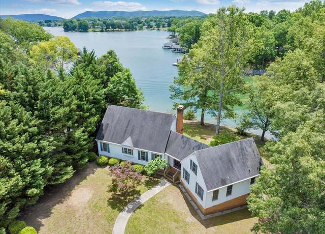 Property at 414 Strawberry Banks Dr, Moneta, VA 24121, 3 beds, 2 baths