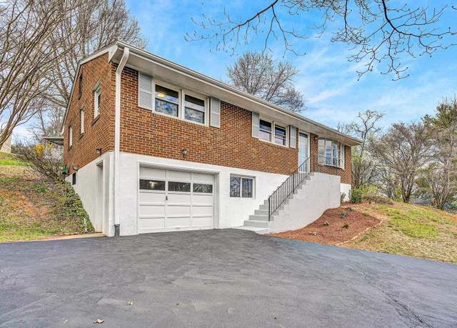 Property at 4770 Northwood Dr NW, Roanoke, VA 24017, 4 beds, 3 baths