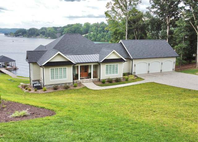 Property at 1115 Oakshire Ln, Wirtz, VA 24184, 4 beds, 4.5 baths