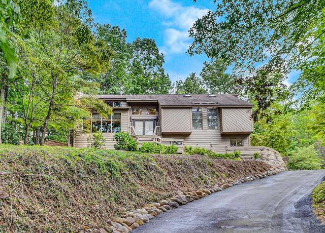 Property at 2804 Franklin St, Salem, VA 24153, 4 beds, 4 baths