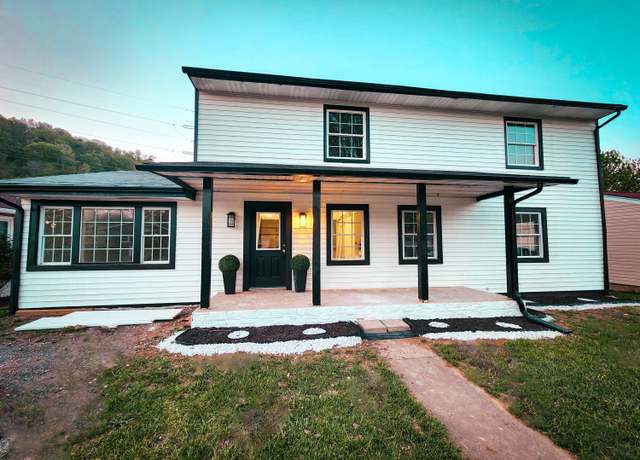 Property at 513 Brentwood Dr, Covington, VA 24426, 4 beds, 2.5 baths