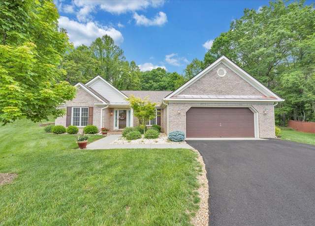Property at 6560 Monet Dr, Roanoke, VA 24018, 3 beds, 2 baths