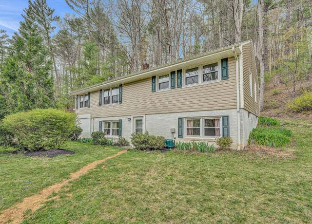 Property at 7514 Mt Chestnut Rd, Roanoke, VA 24018, 4 beds, 2 baths