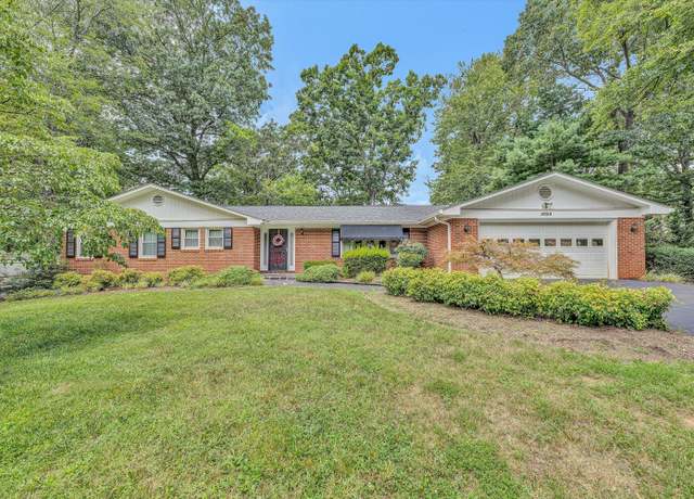 Property at 5226 North Spring Dr, Roanoke, VA 24019, 4 beds, 3 baths