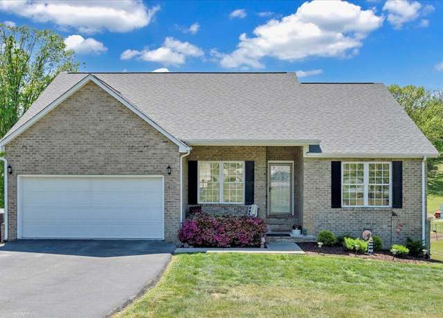 Property at 3609 Carson Rd, Roanoke, VA 24012, 4 beds, 3 baths