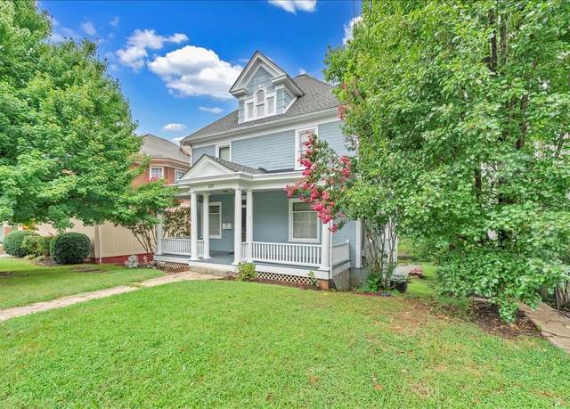 Property at 429 Elm Ave SW, Roanoke, VA 24016, 2 beds, 2.5 baths