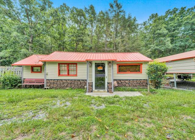 Property at 4054 Peaceful Valley Rd, New Castle, VA 24127, 2 beds, 1 bath
