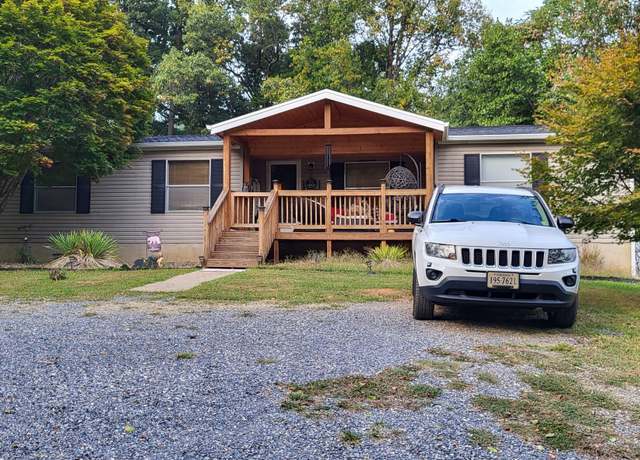 Property at 107 Summitt Rdg, Blue Ridge, VA 24064, 3 beds, 2 baths