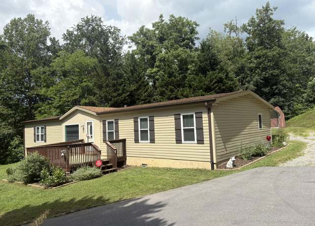 Property at 7526 Apple Grove Ln SW, Roanoke, VA 24018, 3 beds, 2 baths