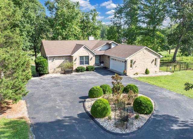Property at 1037 Whitetail Dr, Huddleston, VA 24104, 4 beds, 3 baths