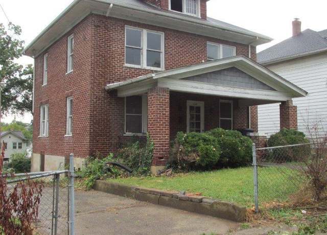 Property at 1302 Hanover Ave NW, Roanoke, VA 24017, 4 beds, 2 baths