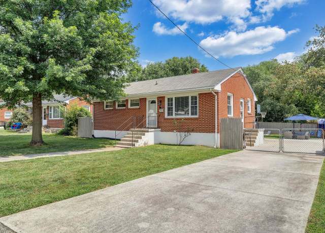 Property at 2817 Bradley St NE, Roanoke, VA 24012, 3 beds, 1 bath