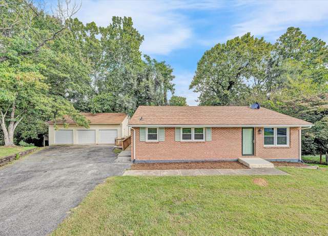 Property at 845 Pinewood Dr NW, Roanoke, VA 24017, 3 beds, 1 bath