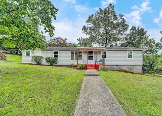 Property at 1907 Redwood Rd SE, Roanoke, VA 24014, 3 beds, 2 baths