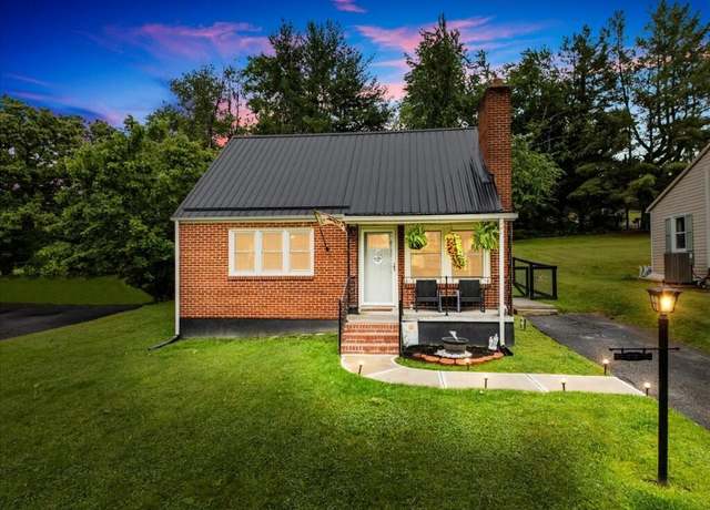 Property at 1202 Newbern Rd NE, Pulaski, VA 24301, 3 beds, 2 baths