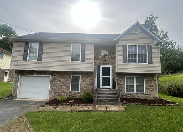 Property at 736 Caldwell St NW, Roanoke, VA 24017, 4 beds, 2 baths