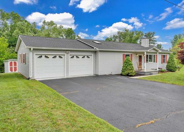 Property at 430 Virginian Dr, Christiansburg, VA 24073, 3 beds, 2 baths