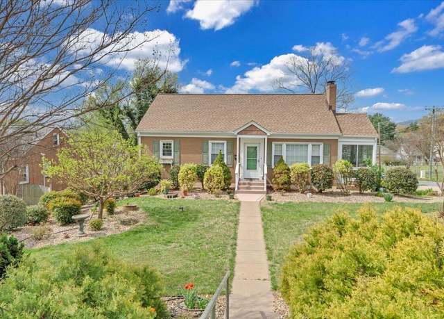 Property at 721 Mount Vernon Ave, Salem, VA 24153, 4 beds, 3 baths