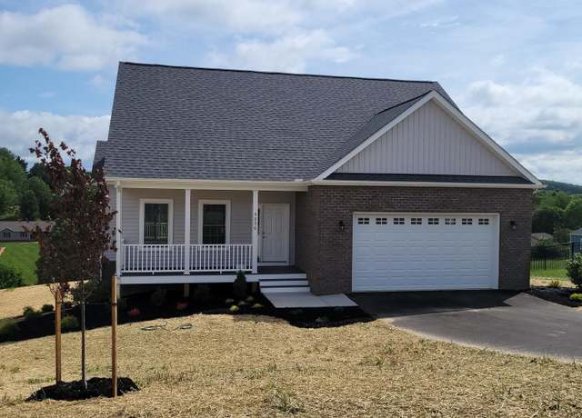 Property at 5236 Country Meadow Dr, Dublin, VA 24084, 3 beds, 2.5 baths