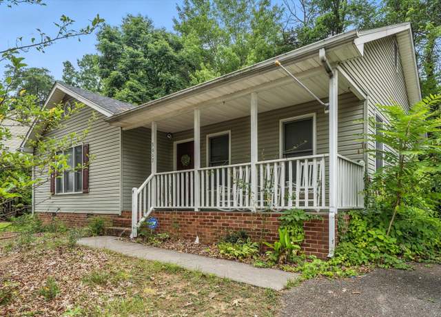 Property at 3617 View Ave, Roanoke, VA 24018, 3 beds, 2 baths