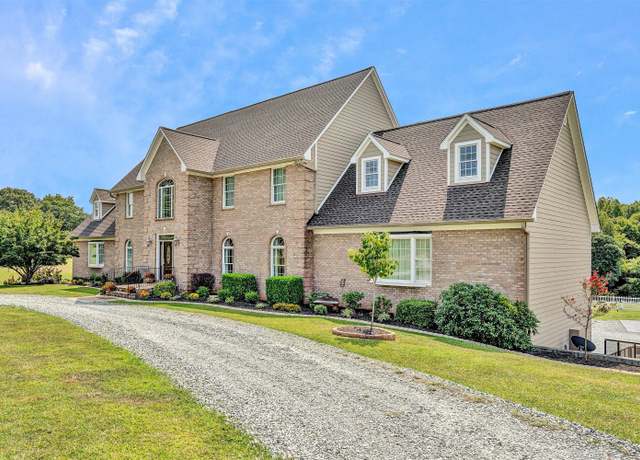 Property at 844 Blackwater Hills Dr, Glade Hill, VA 24092, 6 beds, 5.5 baths