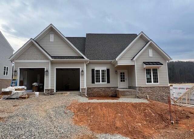 Property at 1019 Wilton Park Dr SW, Roanoke, VA 24014, 3 beds, 2.5 baths