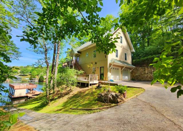 Property at 1075 Roxy Dr, Goodview, VA 24095, 3 beds, 2.5 baths