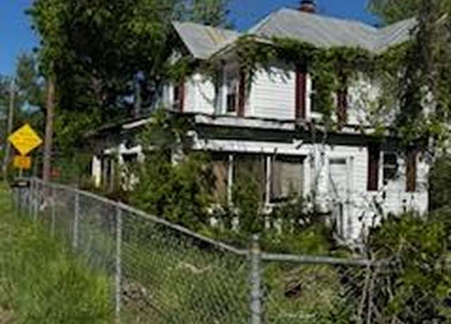 Property at 20392 Main St, Buchanan, VA 24066, 4 beds, 2 baths