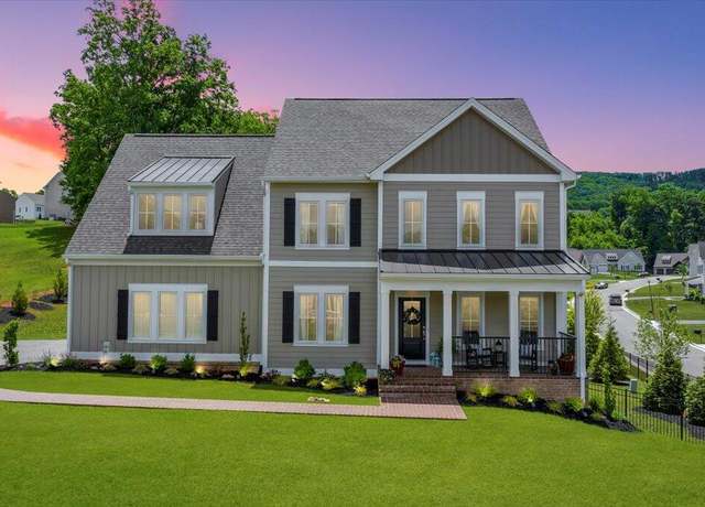 Property at 6996 Fairway Ridge Rd, Salem, VA 24153, 5 beds, 4.5 baths