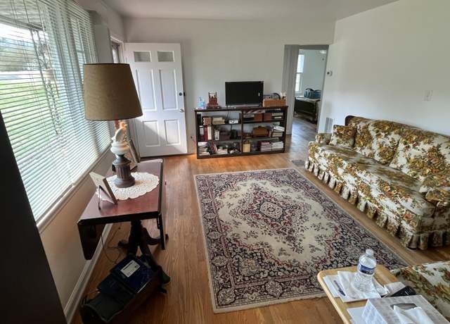 Property at 23 Upland Dr, Salem, VA 24153, 3 beds, 1 bath