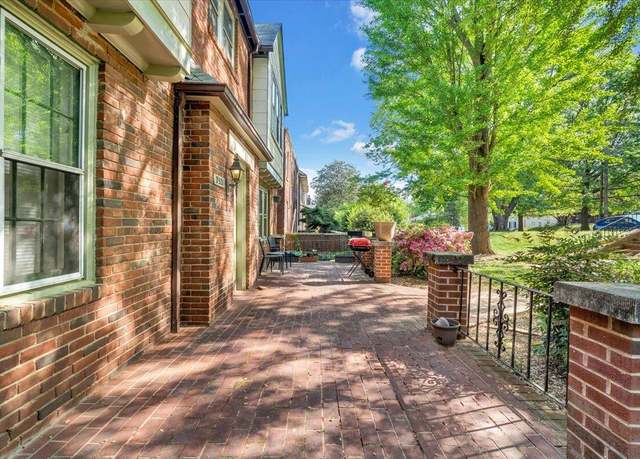 Property at 2521 Longview Ave SW, Roanoke, VA 24014, 4 beds, 4 baths