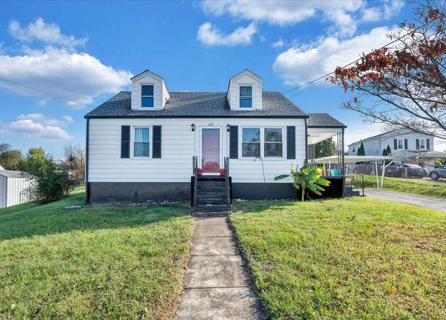 Property at 200 Goodwin Ave, Salem, VA 24153, 4 beds, 1 bath