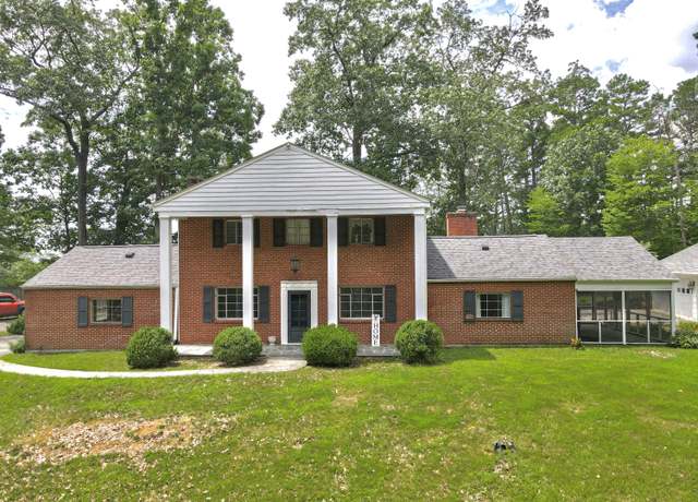 Property at 8212 Loman Dr, Roanoke, VA 24019, 3 beds, 3 baths