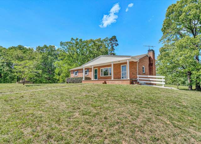 Property at 3720 Shelor Ave, Salem, VA 24153, 3 beds, 1.5 baths