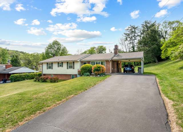 Property at 5724 Pine Acres Ln, Roanoke, VA 24018, 3 beds, 2 baths