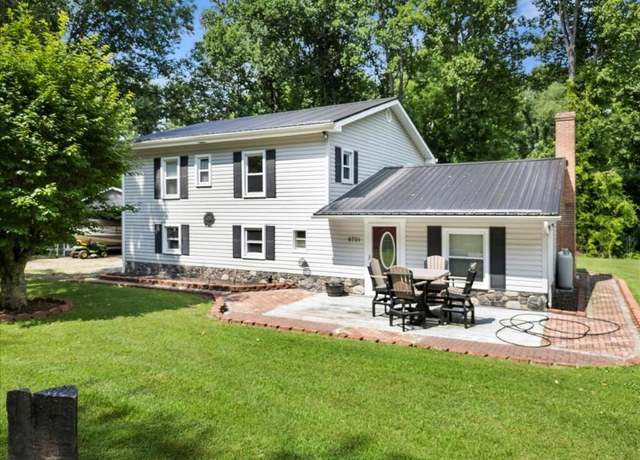 Property at 6701 Owens Rd, Radford, VA 24141, 3 beds, 2.5 baths