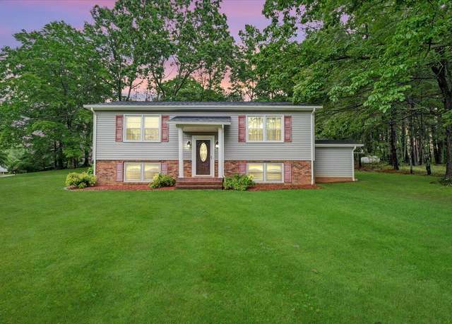 Property at 105 Forest Hill Ln, Rocky Mount, VA 24151, 3 beds, 2 baths