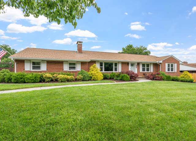 Property at 2561 Inglewood Rd SW, Roanoke, VA 24015, 4 beds, 3 baths